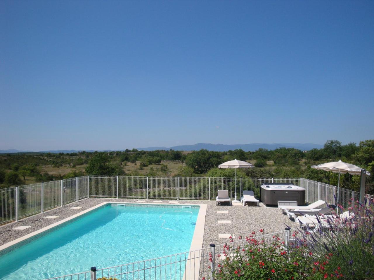 Les Villas De Perret ジョワイユーズ エクステリア 写真